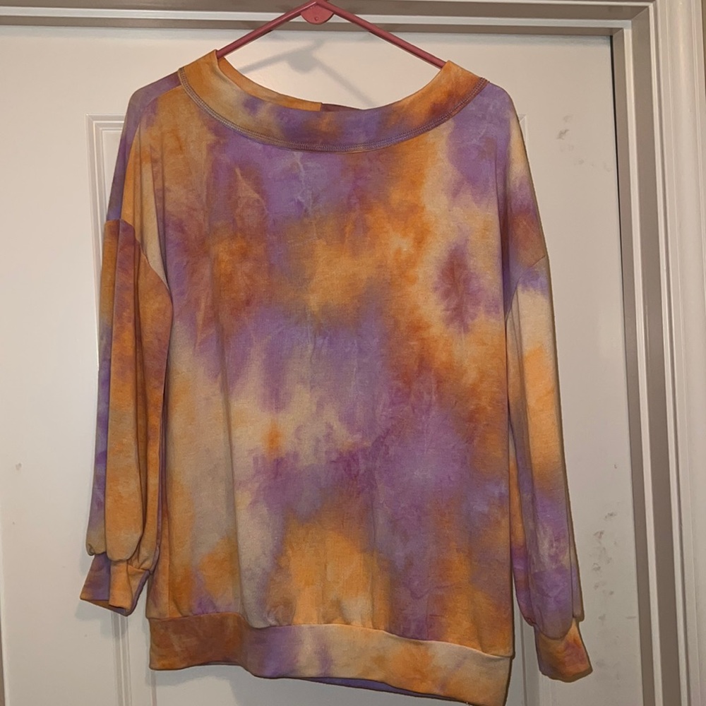 Pink Lily Soft Tie Dyed Sweatshirt Size Small